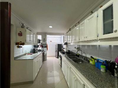 Casa de 4 alcobas en venta en Altos Del Poblado, Medellín, 260 m² · foto 9 de 20
