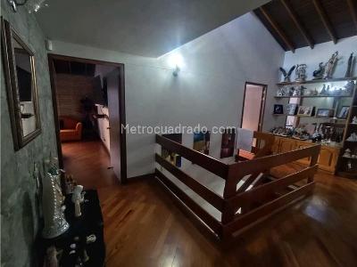 Casa de 4 alcobas en venta en Altos Del Poblado, Medellín, 260 m² · foto 11 de 20