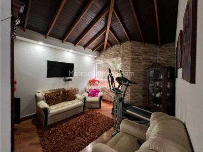 Casa de 4 alcobas en venta en Altos Del Poblado, Medellín, 260 m² · foto 12 de 20