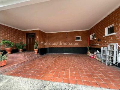Casa de 4 alcobas en venta en Altos Del Poblado, Medellín, 260 m² · foto 15 de 20