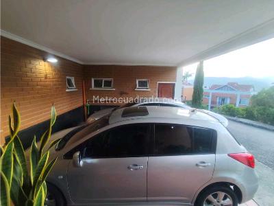 Casa de 4 alcobas en venta en Altos Del Poblado, Medellín, 260 m² · foto 16 de 20