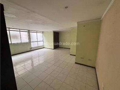 Apartaestudio en venta en Estadio, Medellín, 95 m² · foto 2 de 12