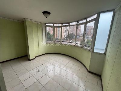 Apartaestudio en venta en Estadio, Medellín, 95 m² · foto 3 de 12