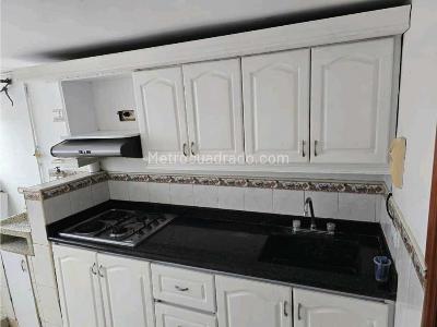 Apartamento en venta en La Milagrosa, Medellín · foto 2 de 9