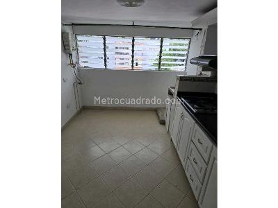 Apartamento en venta en La Milagrosa, Medellín · foto 3 de 9