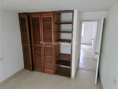 Apartamento en venta en La Milagrosa, Medellín · foto 6 de 9