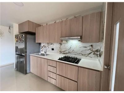 Apartamento de 3 alcobas en venta en El Trianon, Envigado, 77 m² · foto 2 de 13