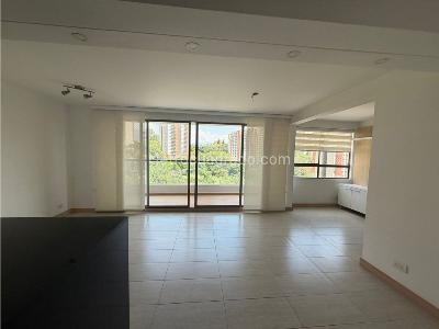 Apartamento en venta en Loma De Los Bernal, Medellín · foto 2 de 20
