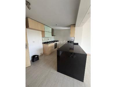 Apartamento en venta en Loma De Los Bernal, Medellín · foto 8 de 20