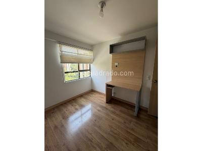 Apartamento en venta en Loma De Los Bernal, Medellín · foto 13 de 20
