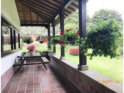 Casa de 4 alcobas en venta en Alto De Las Palmas, Envigado, 325 m² · foto 6 de 20