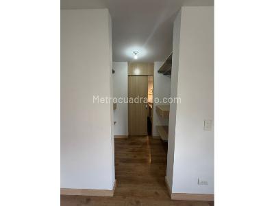 Apartamento de 3 alcobas en venta en Loma De Los Bernal, Medellín, 96 m² · foto 12 de 20
