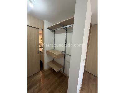 Apartamento de 3 alcobas en venta en Loma De Los Bernal, Medellín, 96 m² · foto 16 de 20