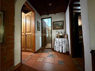 Casa de 3 alcobas en venta en Pan De Azucar, Sabaneta, 440 m² · foto 14 de 20