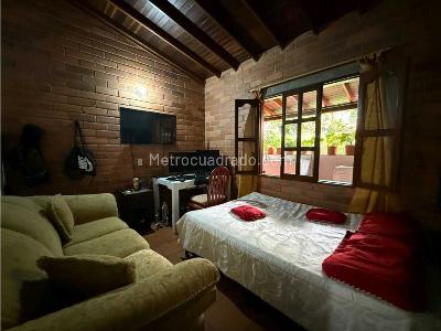 Casa de 3 alcobas en venta en Pan De Azucar, Sabaneta, 440 m² · foto 15 de 20