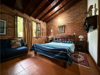 Casa de 3 alcobas en venta en Pan De Azucar, Sabaneta, 440 m² · foto 18 de 20