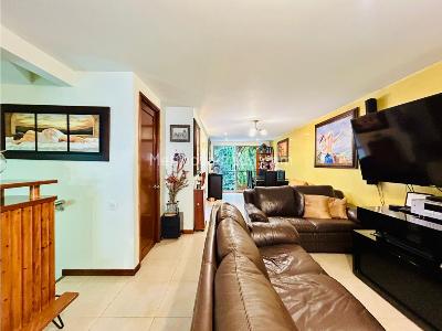 Casa de 3 alcobas en venta en Cumbres, Envigado, 220 m² · foto 5 de 13