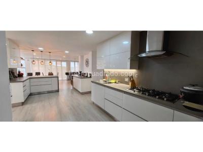 Casa de 4 alcobas en venta en San Remo, Sabaneta, 696 m² · foto 4 de 15