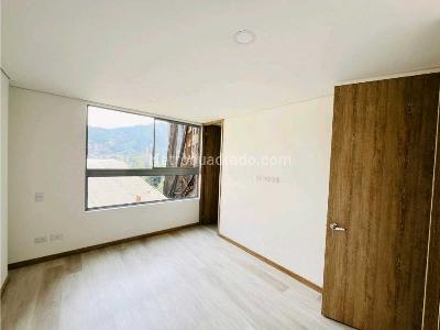 Apartamento de 3 alcobas en venta en San Jose, Sabaneta, 78 m² · foto 6 de 11
