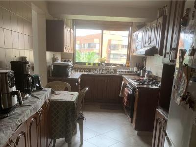 Apartamento de 4 alcobas en venta en El Poblado, Medellín, 190 m² · foto 13 de 18