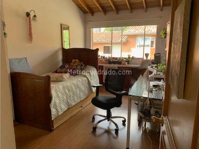 Casa de 3 alcobas en venta en San Lucas, Medellín, 260 m² · foto 17 de 20