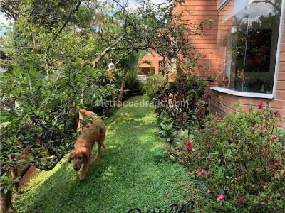 Casa de 3 alcobas en venta en San Lucas, Medellín, 260 m² · foto 3 de 20