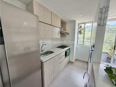 Apartamento de 2 alcobas en venta en San Remo, Sabaneta, 57 m² · foto 5 de 12