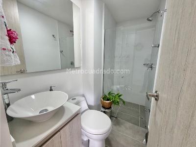 Apartamento de 2 alcobas en venta en San Remo, Sabaneta, 57 m² · foto 8 de 12