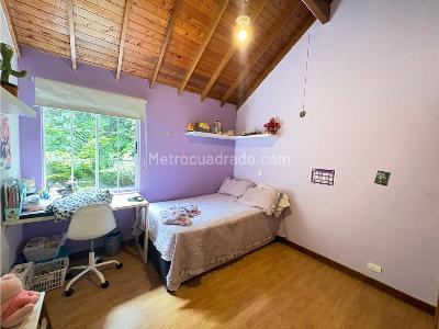 Casa de 4 alcobas en venta en Castropol, Medellín, 320 m² · foto 2 de 20