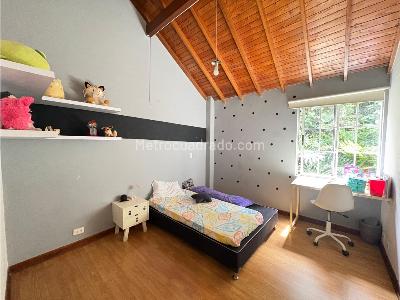 Casa de 4 alcobas en venta en Castropol, Medellín, 320 m² · foto 15 de 20