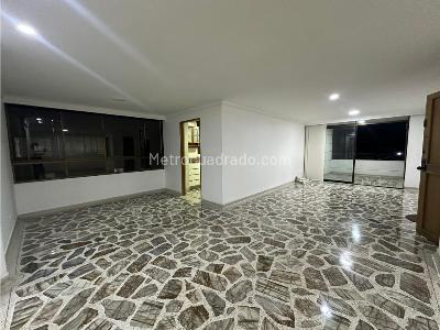 Apartamento de 3 alcobas en venta en El Poblado, Medellín, 145 m² · foto 2 de 20