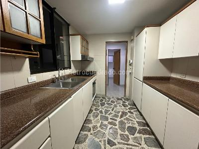 Apartamento de 3 alcobas en venta en El Poblado, Medellín, 145 m² · foto 5 de 20