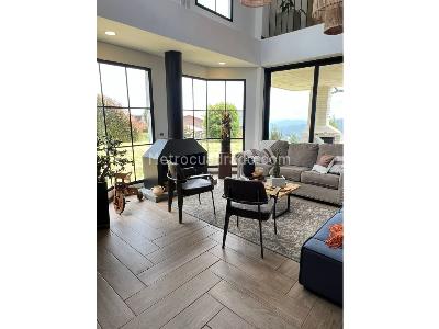 Casa de 4 alcobas en venta en El Escobero, Envigado, 245 m² · foto 10 de 19