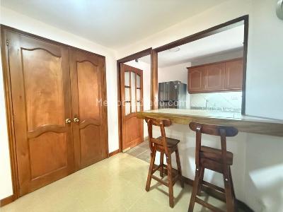 Apartamento de 3 alcobas en venta en Laureles, Medellín, 115 m² · foto 3 de 13