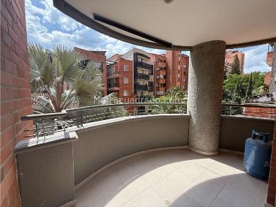 Apartamento de 3 alcobas en venta en Laureles, Medellín, 115 m² · foto 9 de 13