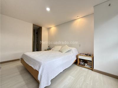 Apartamento en venta en El Esmeraldal, Envigado · foto 14 de 18