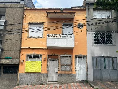 Casa de 4 alcobas en venta en Boston, Medellín, 211 m² · foto 2 de 19