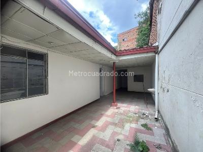 Casa de 4 alcobas en venta en Boston, Medellín, 211 m² · foto 3 de 19