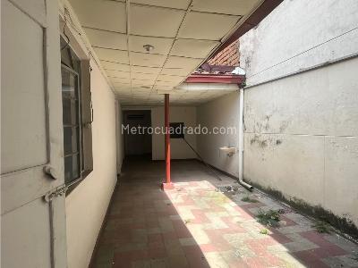 Casa de 4 alcobas en venta en Boston, Medellín, 211 m² · foto 4 de 19