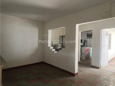 Casa de 4 alcobas en venta en Boston, Medellín, 211 m² · foto 5 de 19