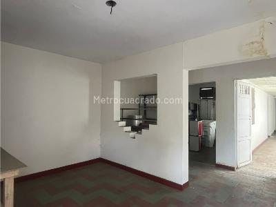 Casa de 4 alcobas en venta en Boston, Medellín, 211 m² · foto 7 de 19