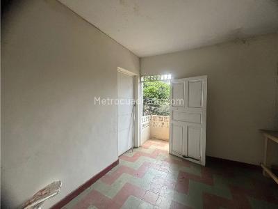 Casa de 4 alcobas en venta en Boston, Medellín, 211 m² · foto 11 de 19