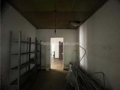 Casa de 4 alcobas en venta en Boston, Medellín, 211 m² · foto 12 de 19