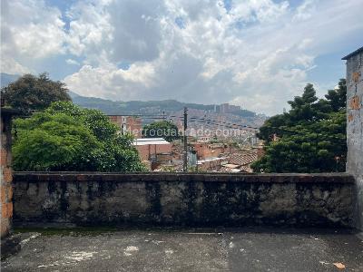Casa de 4 alcobas en venta en Boston, Medellín, 211 m² · foto 16 de 19