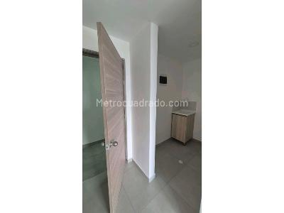 Apartamento de 2 alcobas en venta en Restrepo Naranjo, Sabaneta, 65 m² · foto 11 de 13