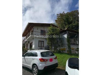 Casa de 5 alcobas en venta en Santa Elena, Medellín, 1630 m² · foto 3 de 13
