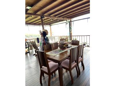 Casa de 5 alcobas en venta en Santa Elena, Medellín, 1630 m² · foto 5 de 13