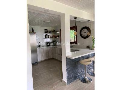 Casa de 5 alcobas en venta en Santa Elena, Medellín, 1630 m² · foto 8 de 13