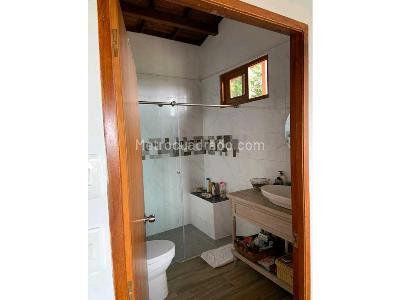 Casa de 5 alcobas en venta en Santa Elena, Medellín, 1630 m² · foto 9 de 13