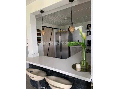 Casa de 5 alcobas en venta en Santa Elena, Medellín, 1630 m² · foto 10 de 13